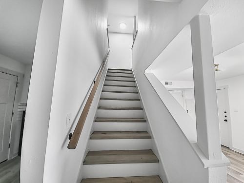 Stairs- -Living-2